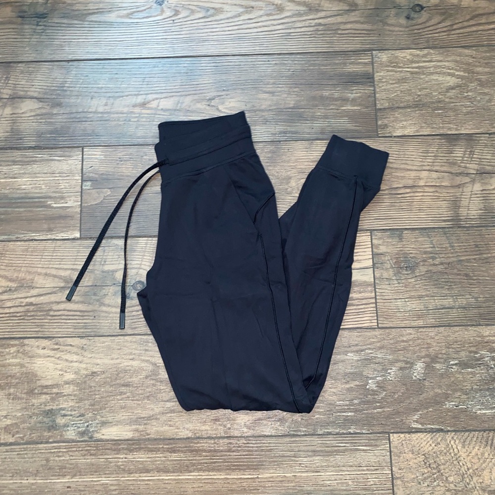 lululemon joggers